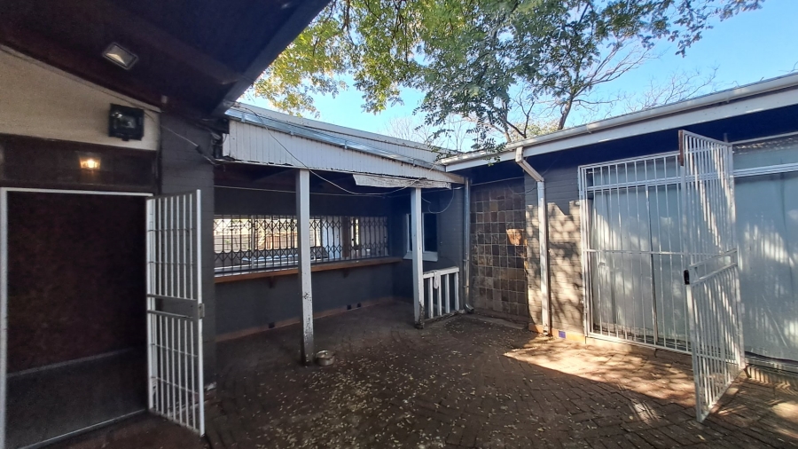 16 Bedroom Property for Sale in Universitas Free State